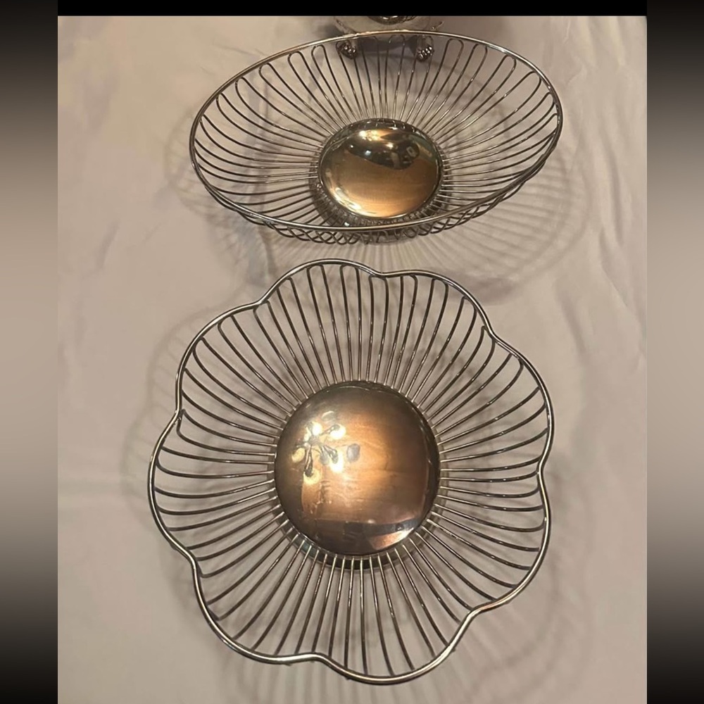 Elegant Silver Wire Fruit or Bread Basket Set
